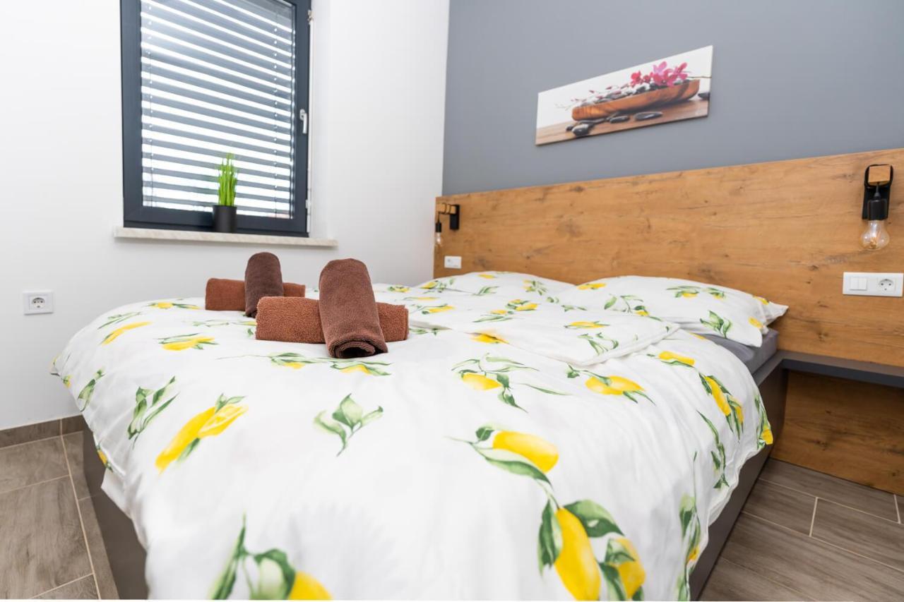 Apartmaji Banonia Neskončno polje Бановци Екстериор снимка