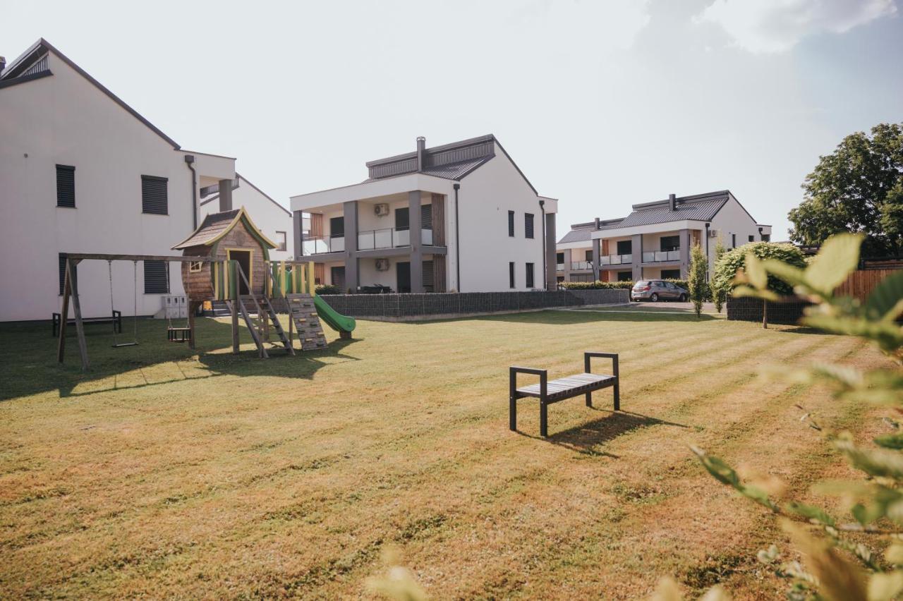 Apartmaji Banonia Neskončno polje Бановци Екстериор снимка