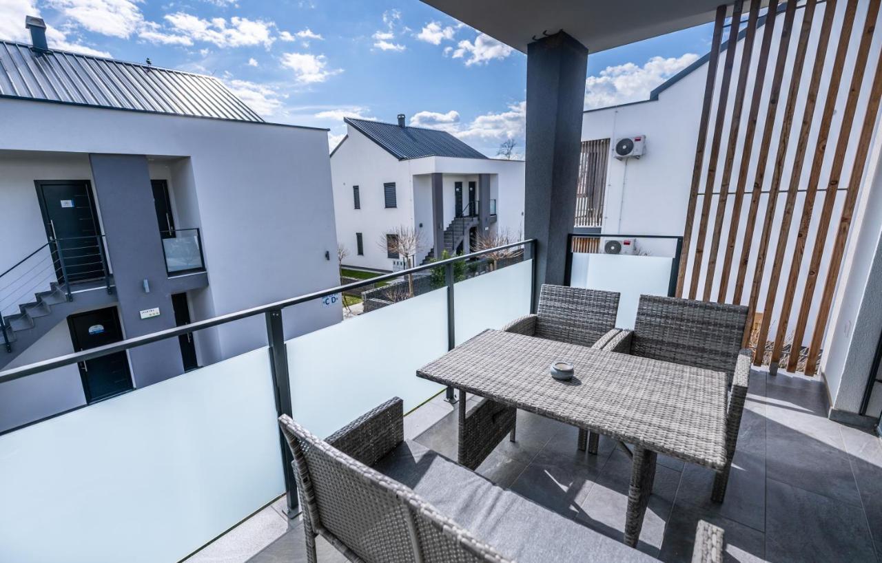 Apartmaji Banonia Neskončno polje Бановци Екстериор снимка